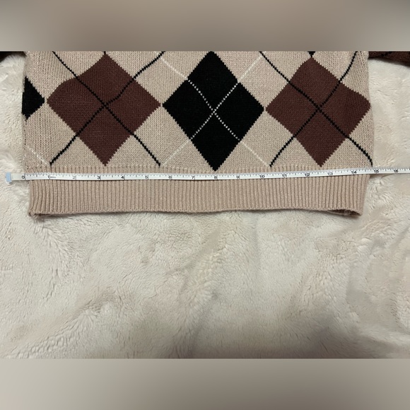 4/$20 - Cropped argyle sweater women’s size M/L (fits like women’s xs/s!!) - Picture 5 of 11